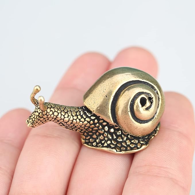 2pcs Snail decor Outdoor pond Garden snail figurine Brass Snail With feng shui decorative effect The meaning of the snail walk slowly and have a safe journey,Suitable for computer desk decoration